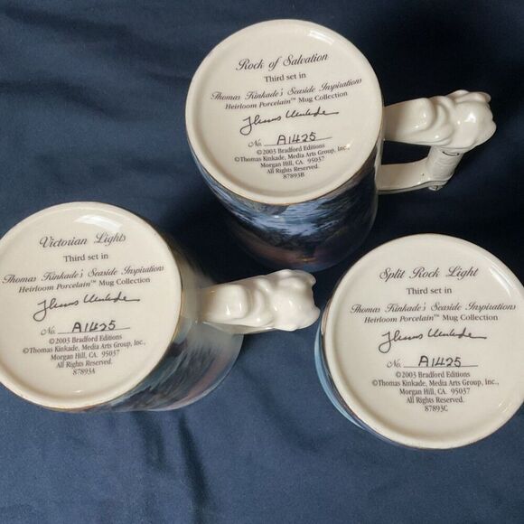 The Bradford Exchange Thomas Kincade Mug Set - Picture 3 of 3